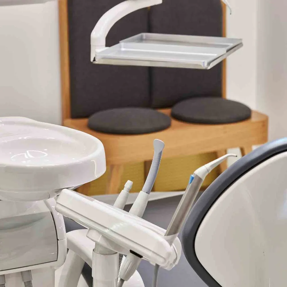 Detalle de un gabinete equipado de Clínica Dental O Troncal